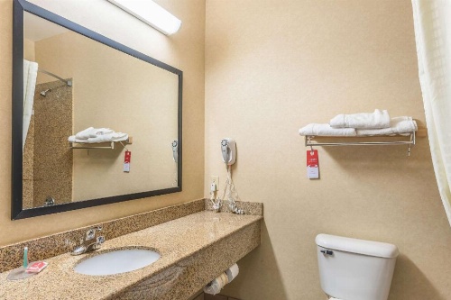 Econo Lodge Inn & Suites North Little Rock image 13