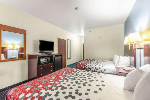 Econo Lodge Inn & Suites North Little Rock image 14