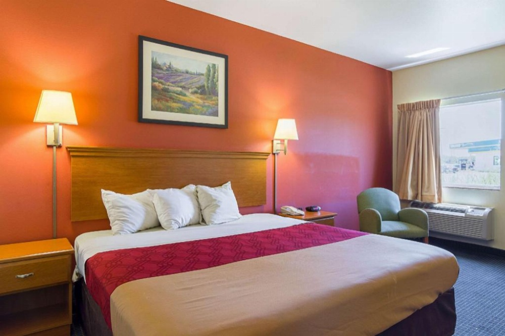 Econo Lodge Inn & Suites North Little Rock Main image