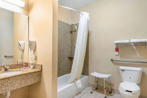 Econo Lodge Inn & Suites North Little Rock image 21