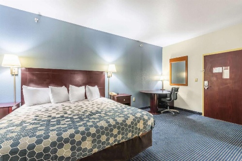 Econo Lodge Inn & Suites North Little Rock image 22