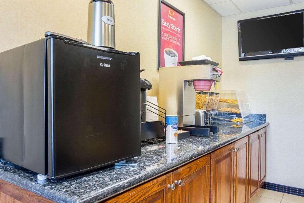 Econo Lodge Inn & Suites North Little Rock Image 27