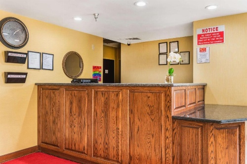 Econo Lodge Inn & Suites North Little Rock image 29