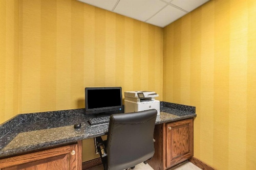 Econo Lodge Inn & Suites North Little Rock image 30