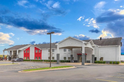 Econo Lodge Inn & Suites North Little Rock image 35