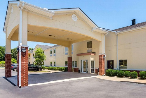 Econo Lodge Inn & Suites North Little Rock image 37