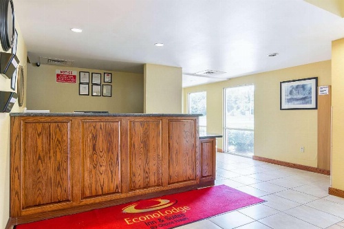 Econo Lodge Inn & Suites North Little Rock image 38