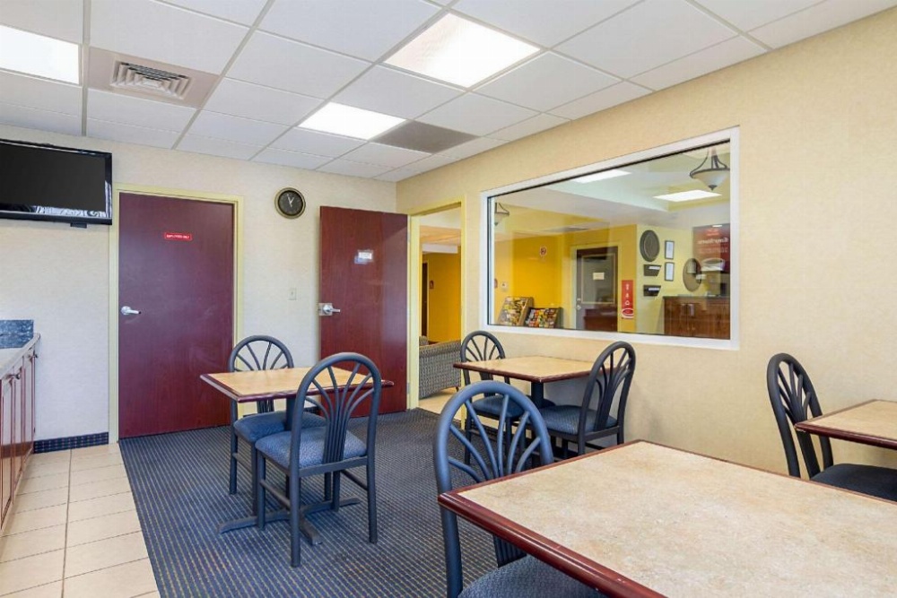 Econo Lodge Inn & Suites North Little Rock Image 40