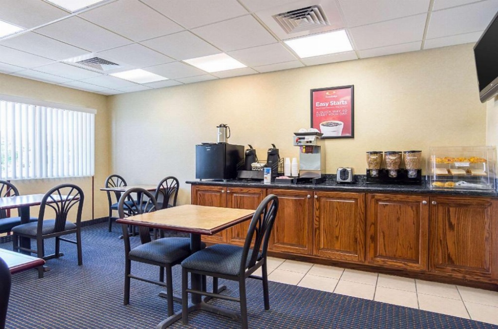 Econo Lodge Inn & Suites North Little Rock Image 41