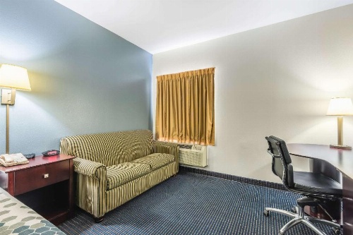 Econo Lodge Inn & Suites North Little Rock image 48